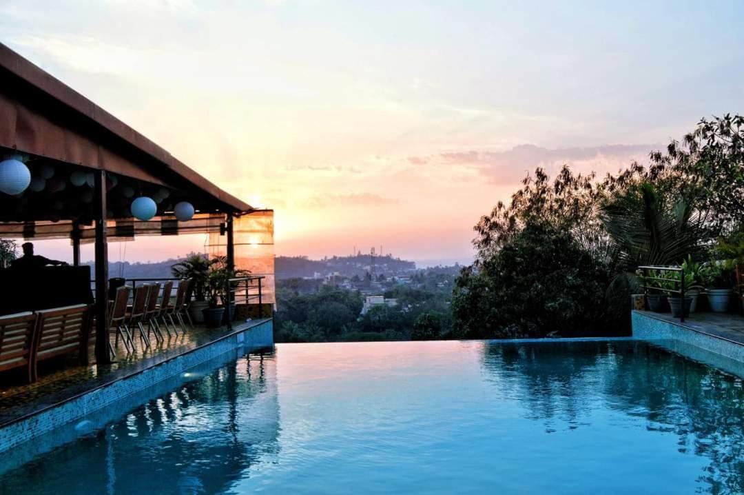 Silverador Resort Thane Eksteriør billede
